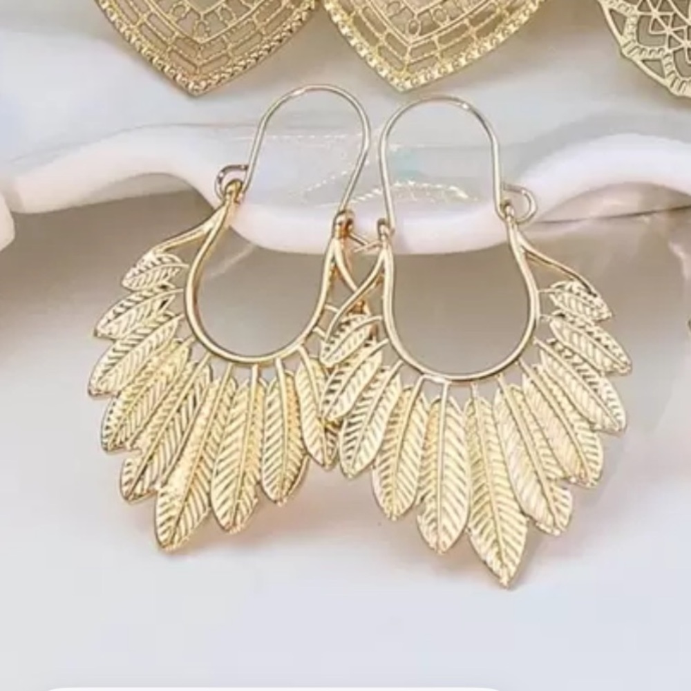 ✨ Gold Hoop Earrings ✨